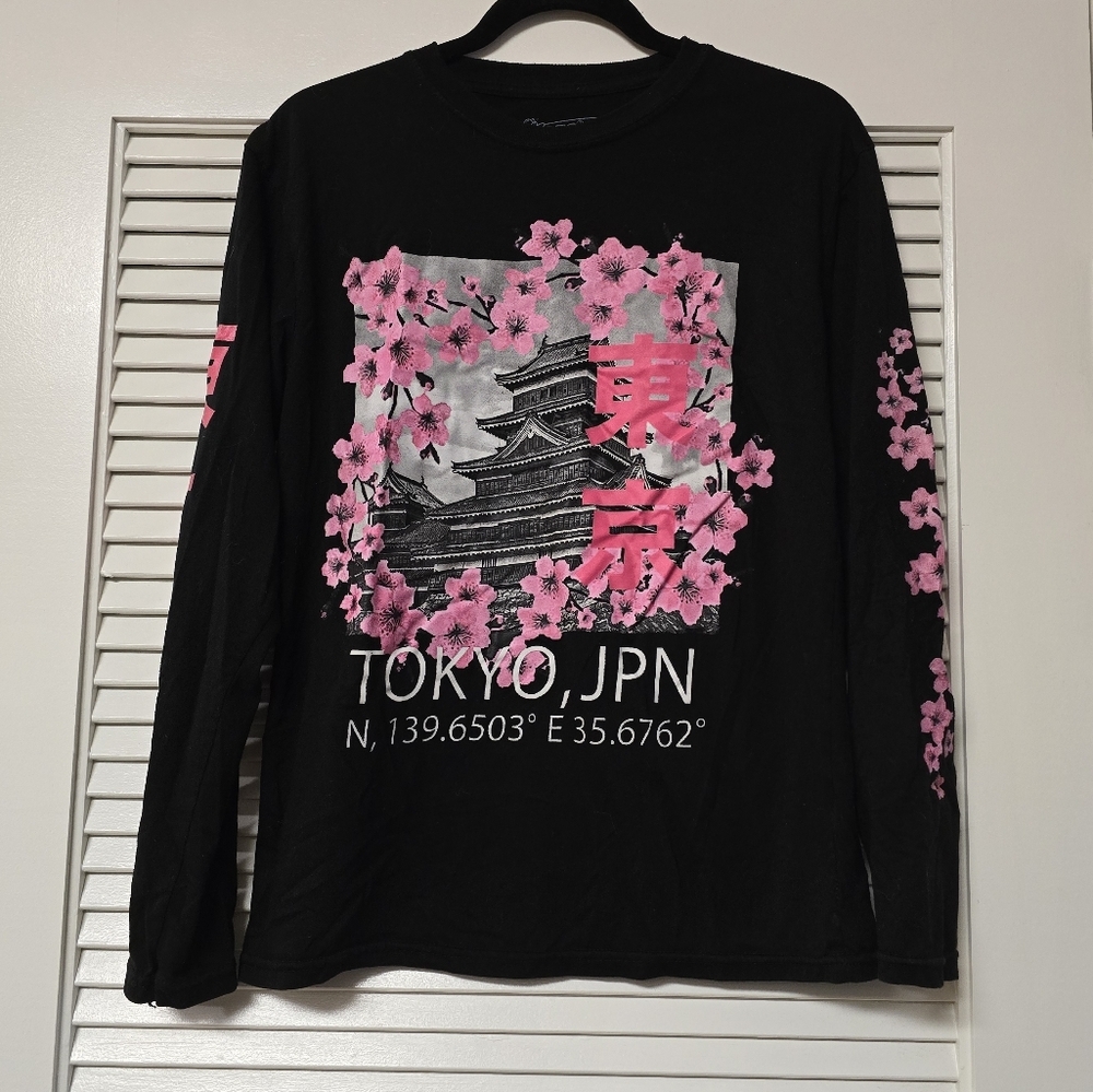 Fresh Laundry - Floral Long-Sleeve Graphic Tokyo Japan Travel Top